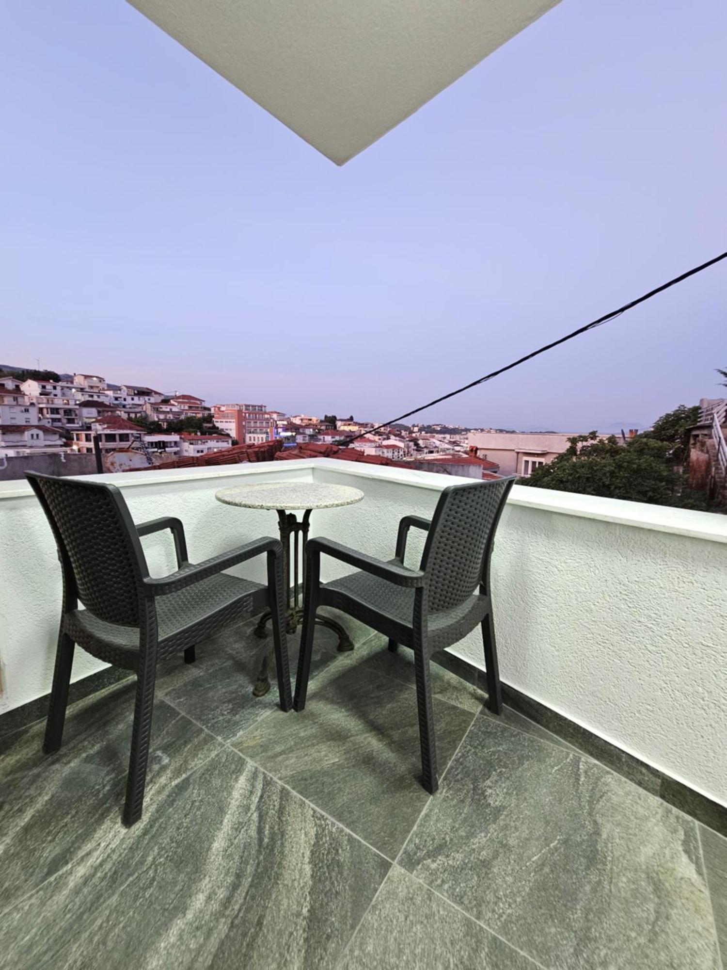 Apartments Ishmi In Center Of Ulcinj Kültér fotó