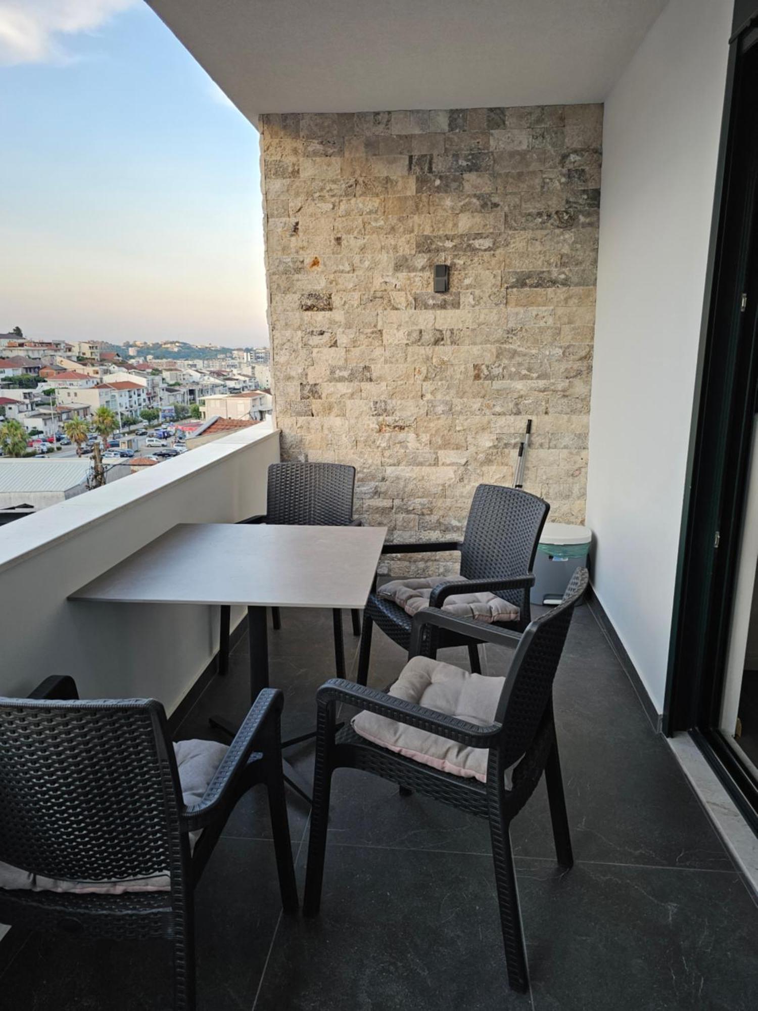 Apartments Ishmi In Center Of Ulcinj Kültér fotó